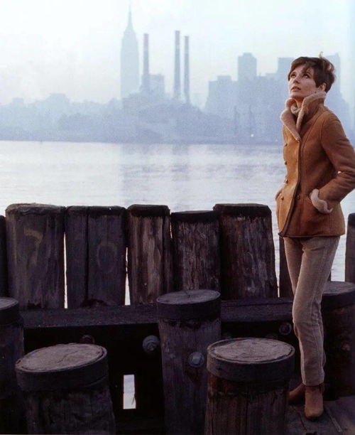 100套赫本的優(yōu)雅服飾,珍貴老照片總有一張你沒見過